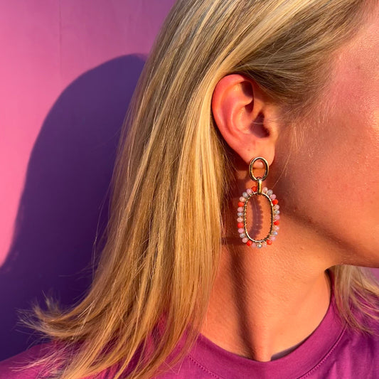 Oorhangers Ella goudkleurig met lila, roze en oranje kraaltjes