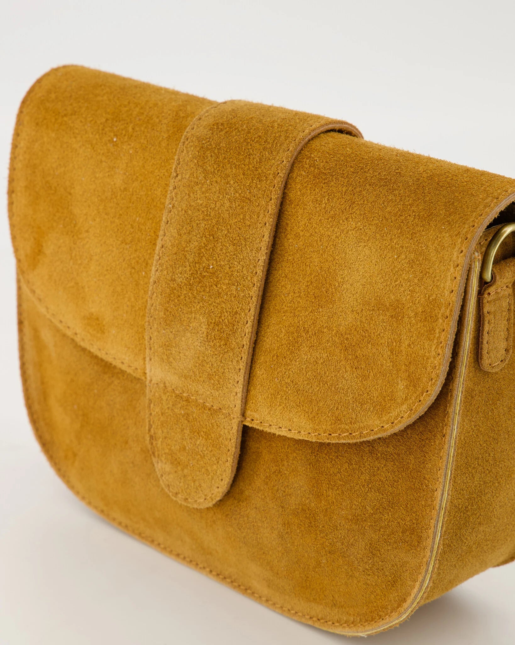 Suede crossbody tas Maan - Cognac